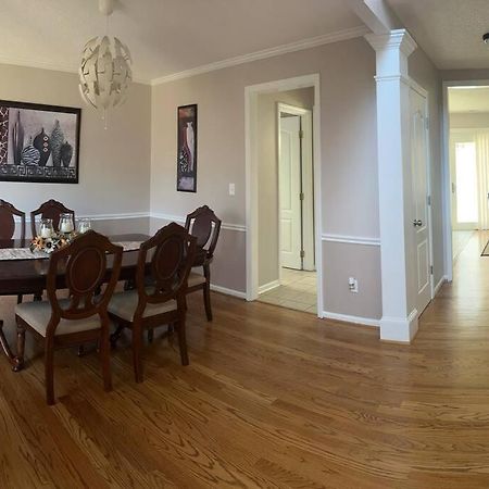 A Spacious And Warm House Fuquay-Varina Экстерьер фото